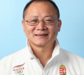 Kuriózum: Teljesen személyre szabott kínai masszázs a magyar olimpiai gyorskorcsolya csapat masszőrétől Cheng Liangtól, a Benyovszky Orvosi Központban