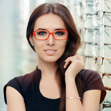 Szemrevaló szemre való: Komplett szemüvegkészítés vékonyított egyfókuszú szemüveglencsékkel + látásvizsgálat + tükröződésmentesítés + felületkeményítés + választható keret…