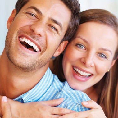 Tejfehér mosoly természetesen: <br />
Peroxid-mentes fogfehérítés (íny- és nyálkahártya kímélő, fájdalommentes)  +Fogkőeltávolítás