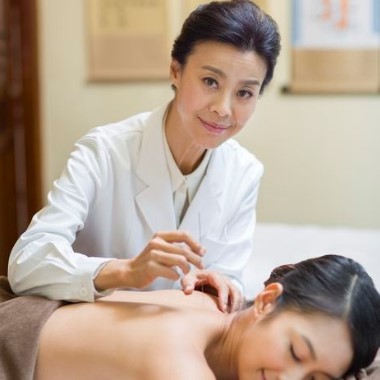 ☯Hagyományos kínai orvosláson alapuló vizsgálat, konzultáció, és akupunktúrás kezelés, Dr. Zhang Wenru végzi☯